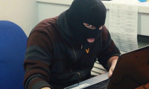 В Чепецке сотрудник компании сотовой связи продавал сведения о переговорах абонентов