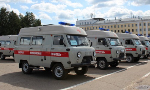 Кировская область покупает еще 3 машины скорой помощи для районных больниц