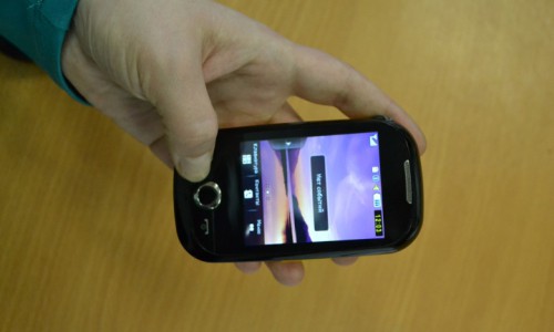 Чепчанка украла смартфон в кировском кафе