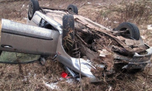 В Кирово-Чепецком районе перевернулась иномарка: водитель уснул за рулем