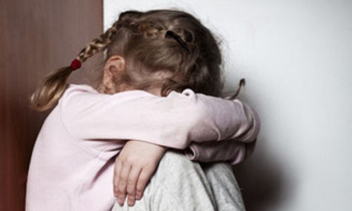 В Кировской области женщина, избивавшая и унижавшая свою 7-летнюю дочь, получила штраф