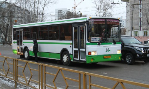 Кирово-чепецкий автобус в Кирове сбил на пешеходном переходе девушку