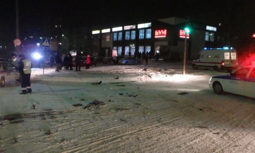 ДТП в Кирово-Чепецке: «Хендай» вылетел на перекресток и столкнулся с «Фольксвагеном»