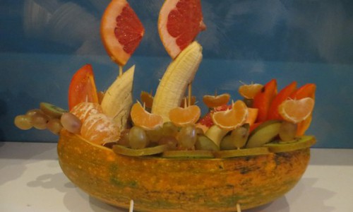 Рецепт дня: как красиво выложить фрукты на стол
