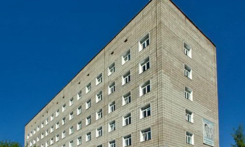 В Кирово-Чепецкой поликлинике произошло ЧП: из окна седьмого этажа выпала женщина