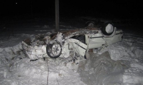 В Кировской области на переезде «Волга» столкнулась с пассажирским поездом: погибли два человека