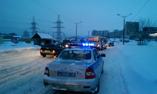На улице 60 лет Октября в Кирово-Чепецке автобус сбил 9-летнюю девочку