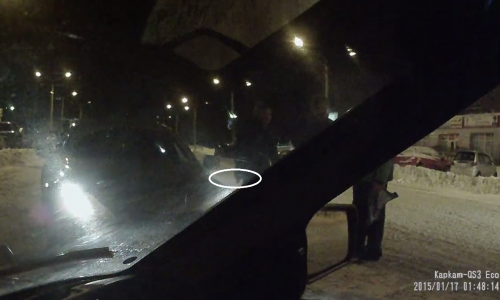 Видео: известный чепецкий бизнесмен угрожал прохожему пистолетом