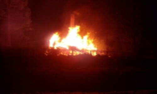 В Кирово-Чепецке сгорел садовый домик