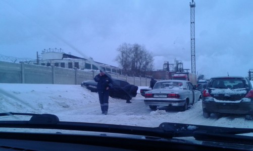 В Кирово-Чепецке произошло тройное ДТП: в аварии травмы получили два человека