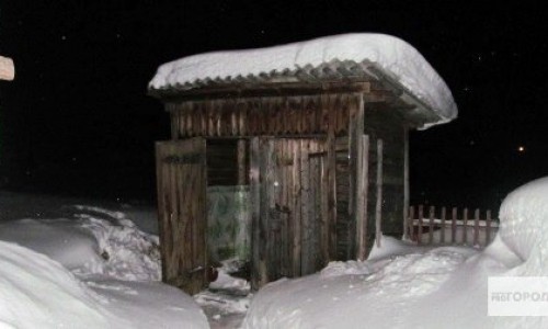 В Кировской области женщина выбросила новорожденного в выгребную яму: подробности истории