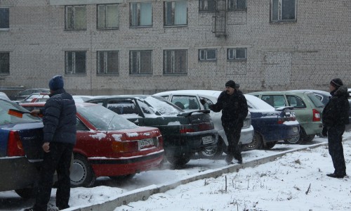 Управляющие компании Кирово-Чепецка предлагают водителям пользоваться «парковочными визитками»