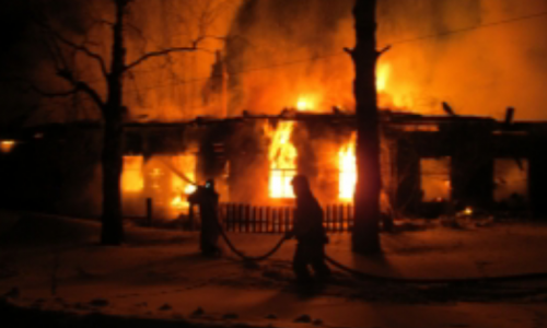 В Кирово-Чепецком районе сгорел четырехквартиный дом