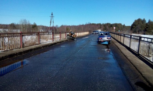 В Кировской области мопед врезался в  «шестерку»: есть пострадавший