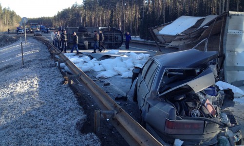 ДТП в Кирово-Чепецке: столкнулись 4 авто, дорога перекрыта