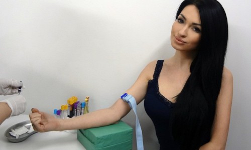 Звезда "Дома-2" кировчанка Евгения Гусева сделала операцию по уменьшению губ