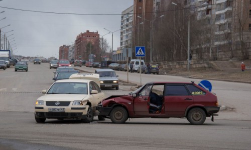 В Кирово-Чепецке таксист попал в ДТП