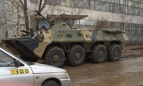 По улицам Кирово-Чепецка проехал БТР