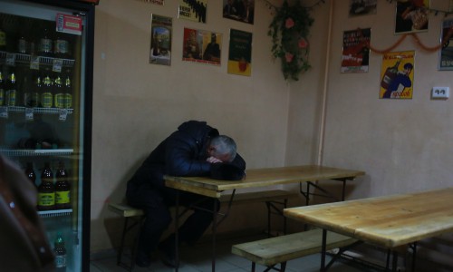 В Чепецке запретят продавать алкоголь в маленьких кафе