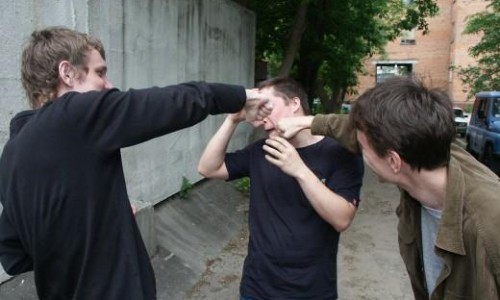 В Кирово-Чепецке молодой человек и подросток вымогали деньги у 16-летнего чепчанина