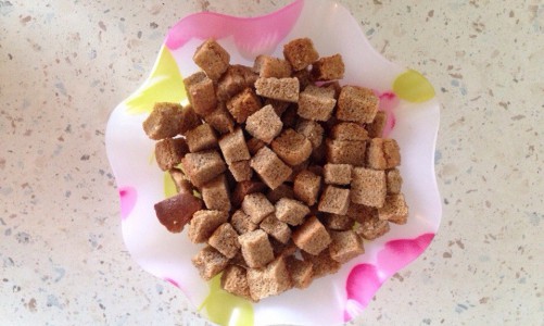 Рецепт: сухарики в микроволновке за пять минут