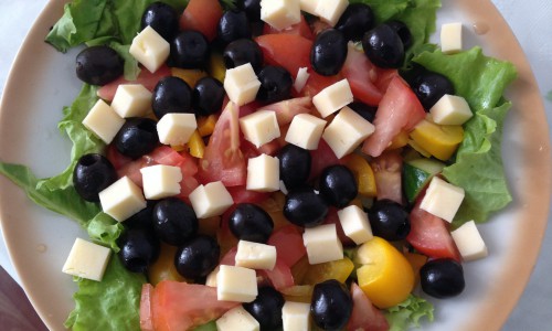 Греческий салат: летний вкусный свежий