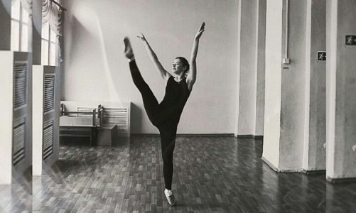 Фотоподборка про пятницу в Чепецке: красивый танец, череп голубя и кот после обеда