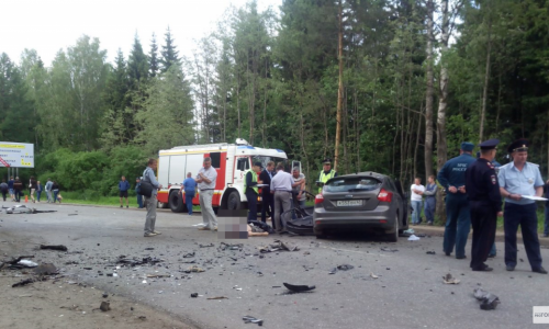Трагедия в Кировской области: на дамбе в Макарье столкнулись "Форд и пассажирский автобус"