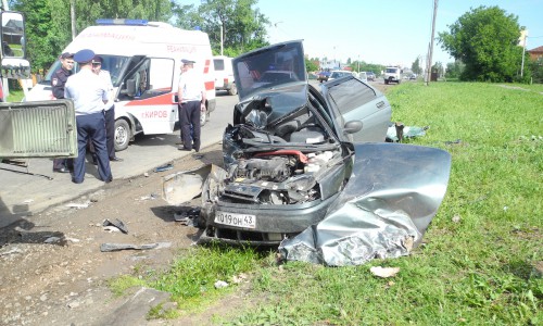 В Кирове снова ДТП с участием автобуса: восемь пострадавших, легковушка превратилась в груду металла