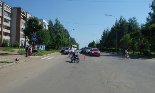 В Кирово-Чепецке мотоциклист сбил женщину: пострадавшая получила серьезные травмы