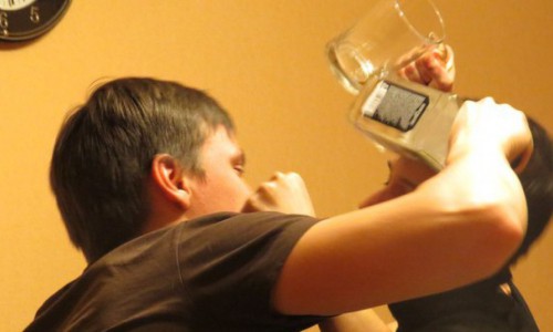 В чепецкой коммуналке гость избил и обокрал своего знакомого