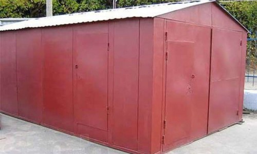 В Кирово-Чепецке продолжают убирать самовольно установленные металлические гаражи