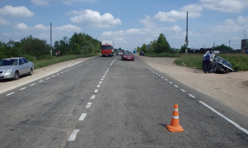 В Кирово-Чепецком районе столкнулись две легковушки: один человек погиб