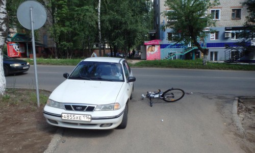 В Кирово-Чепецке иномарка сбила велосипедиста