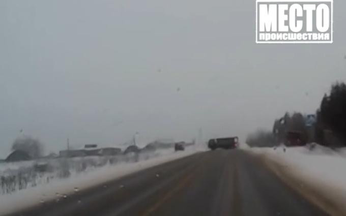 В Чепецком районе водитель КамАЗа резко развернулся, чтобы не сбить пешехода
