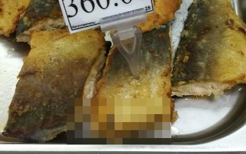 "Это что, гарнир для гурманов?": чепчане о насекомом на прилавке с готовой рыбой