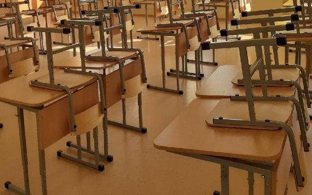 Российских школьников отправляют на трехнедельные каникулы