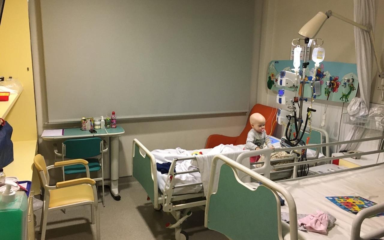 Родители малышки из Чепецка, которая борется с раком, рассказали про обстановку в Испании во время коронавируса