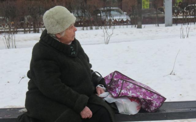 В зоне риска: пожилым людям в покупке продуктов и лекарств помогут волонтеры