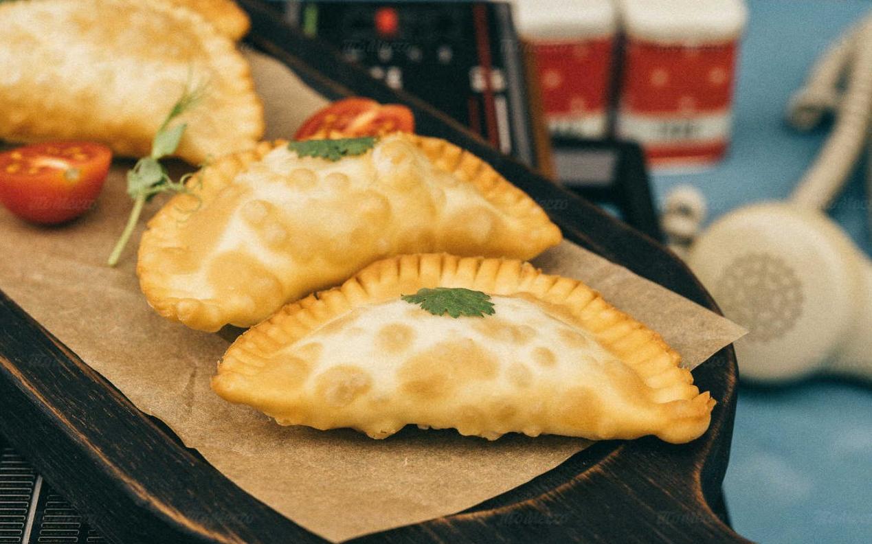 Гигантские чебуреки доставят вам до квартиры