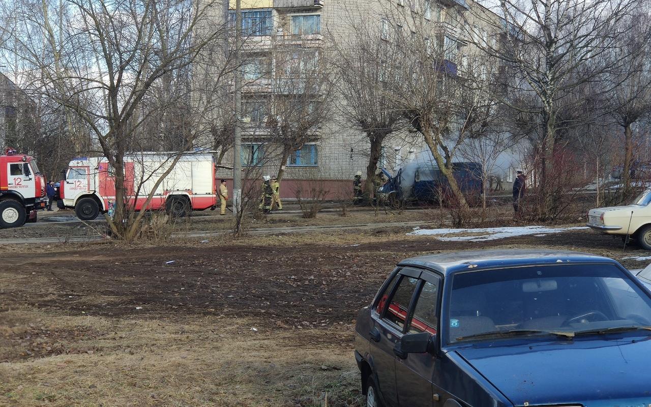 В Кирово-Чепецке на ходу вспыхнула Газель: на месте работают спасатели