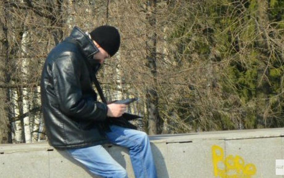 В Чепецке рецидивист забрался по дереву на чужой балкон ради кражи пылесоса