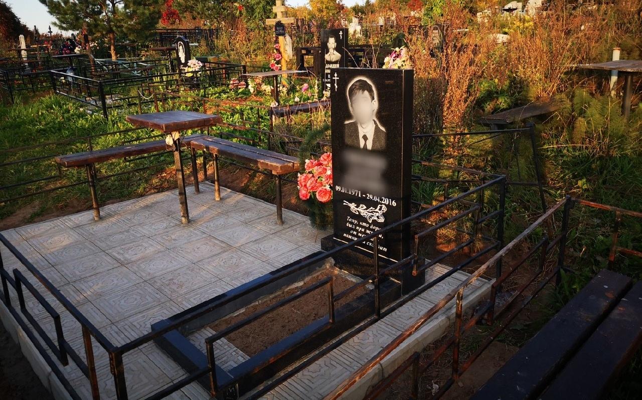 Кладбища закрыты: чепчане боятся не успеть с благоустройством могил к Троице