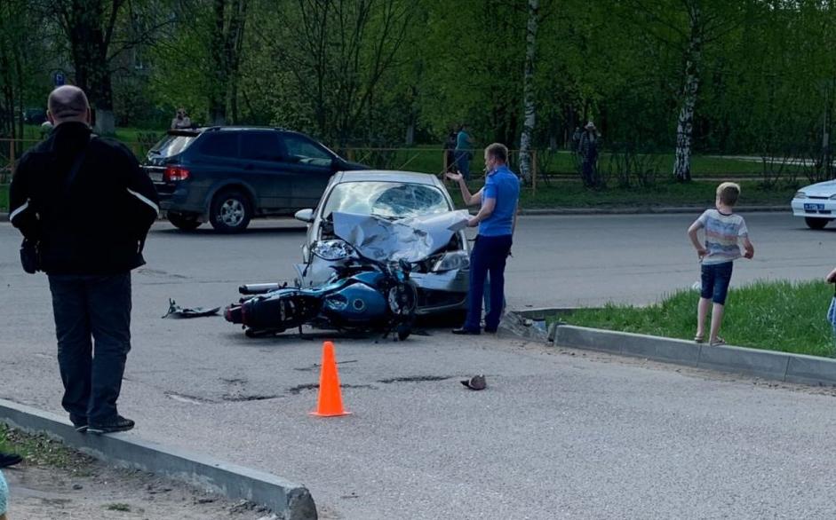 В Чепецке столкнулись мотоцикл и иномарка: мотоциклист скончался в больнице