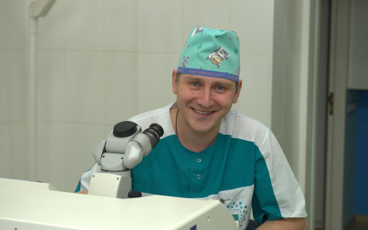 В клинике "Созвездие" лазерная коррекция стоит от 13500 рублей