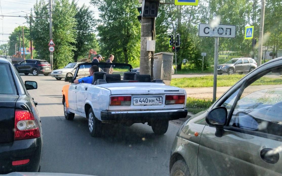 Фото дня: по Кирово-Чепецку ездит кабриолет,  сделанный умельцем из ВАЗа