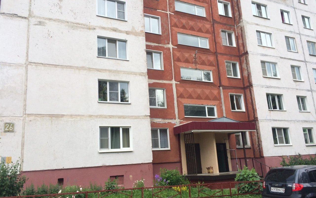 "Больше 3 месяцев таскаю на себе коляску и сумки": чепчанка о неработающем лифте на Сосновой