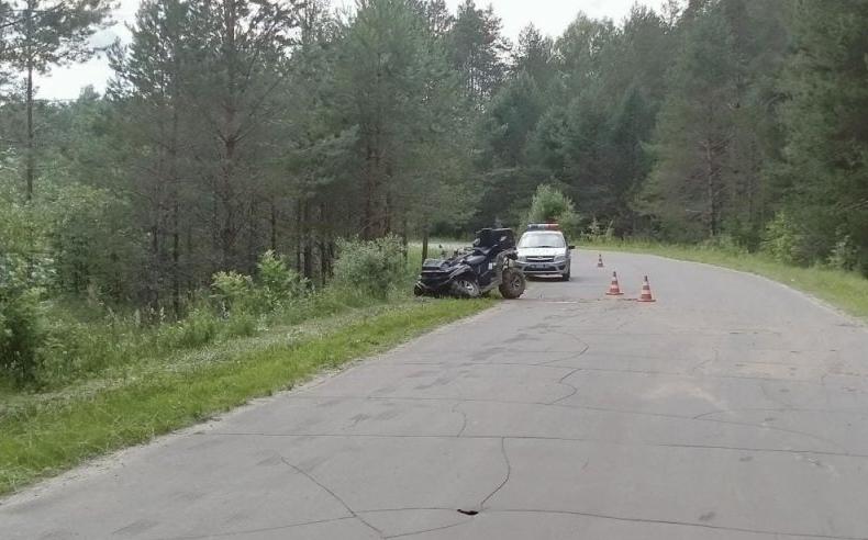В Чепецком районе перевернулся квадроцикл: два человека в тяжелом состоянии