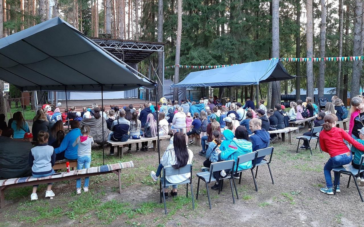 Первый сеанс в открытом кинотеатре в Кирово-Чепецке собрал абсолютный аншлаг