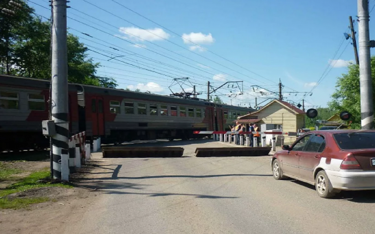 Нововятский железнодорожный переезд временно перекроют: даты и причины